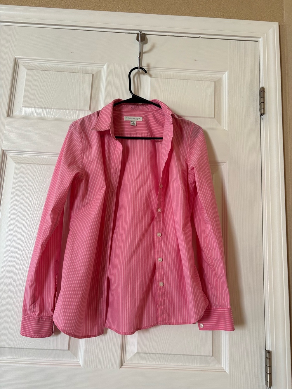 Banana Republic women Pink Striped Button-Down Shirt